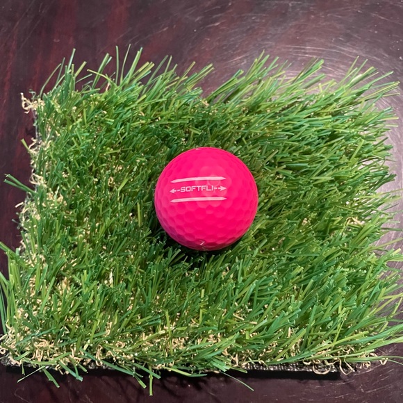 ⛳️ 3/$15 Maxfli Softfli Matte Hot Pink Golf Ball - Picture 2 of 2
